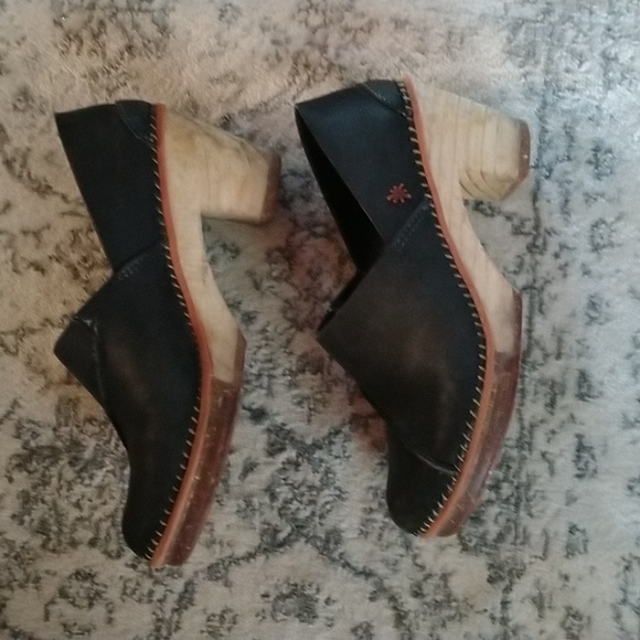 The Art Brand Black Shoes - Picture 2 of 3